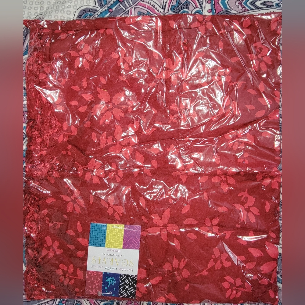 Nwt scarf batik